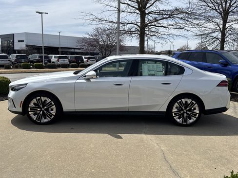 New 2026 BMW 530i xDrive image 2