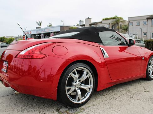 Used 2010 Nissan 370Z Touring w/ Sport Pkg RWD image 6
