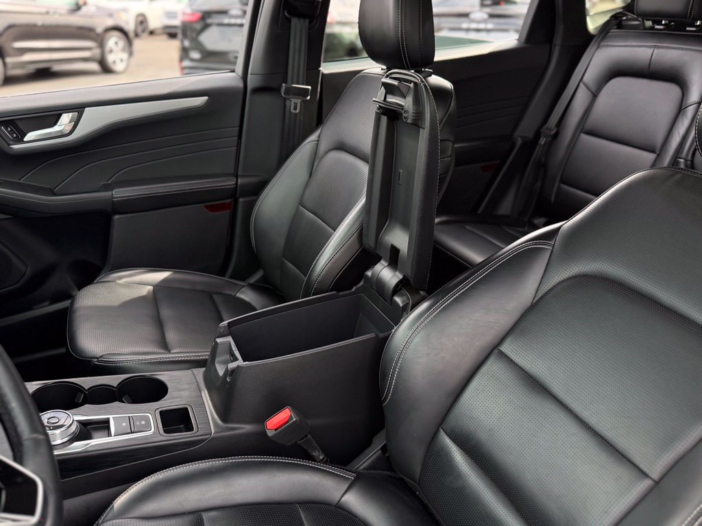 Certified 2025 Ford Escape Platinum AWD/4WD image 68