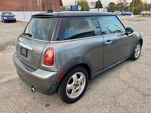 Used 2010 MINI Cooper Hardtop image 6