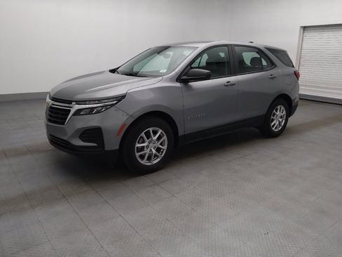 Used 2024 Chevrolet Equinox LS FWD image 2