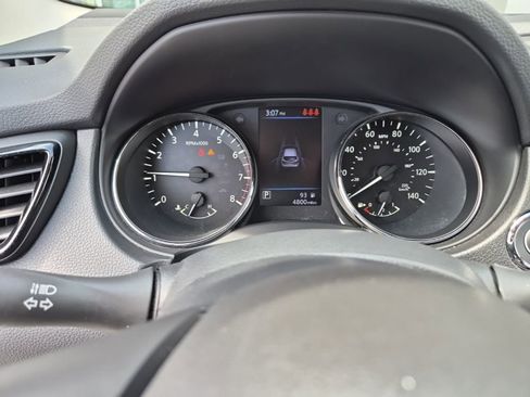 Used 2020 Nissan Rogue Sport SV image 5