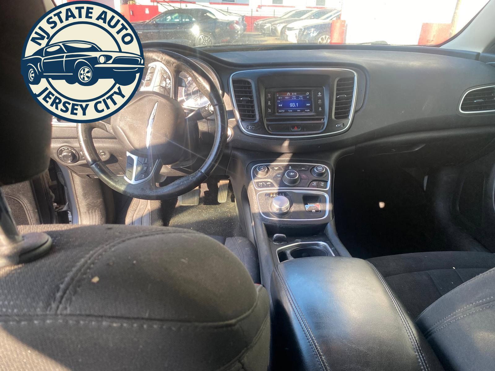 Used 2016 Chrysler 200 Limited FWD image 3