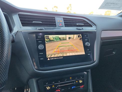 Used 2022 Volkswagen Tiguan SE R-Line image 18