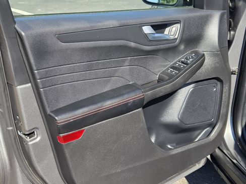 Used 2025 Ford Escape ST-Line Select AWD/4WD image 10