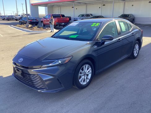 Certified 2025 Toyota Camry LE image 5