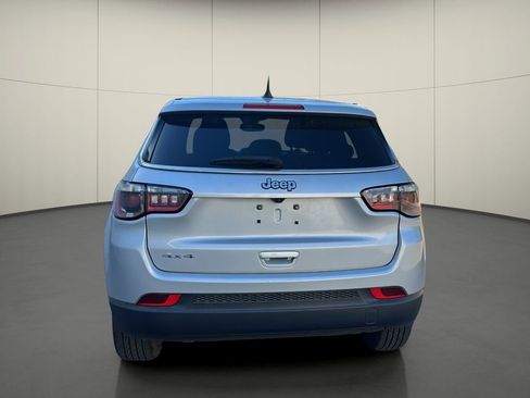 Used 2024 Jeep Compass Sport image 6