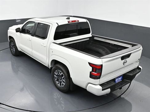 Used 2025 Nissan Frontier SL image 37