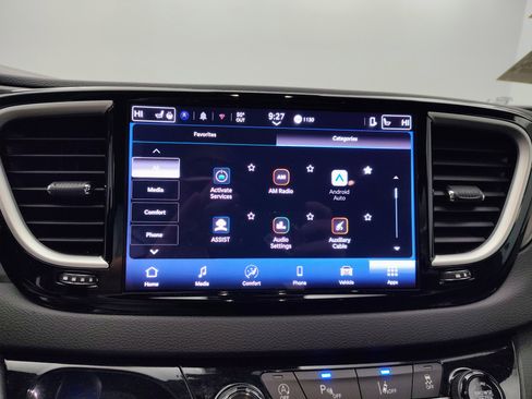 Used 2025 Chrysler Pacifica Select FWD image 3