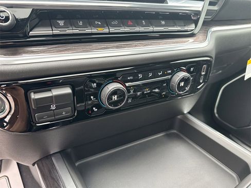New 2026 Chevrolet Silverado 3500 LTZ w/ LTZ Premium Package image 24