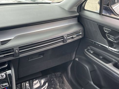 Certified 2022 Lincoln Corsair AWD image 18