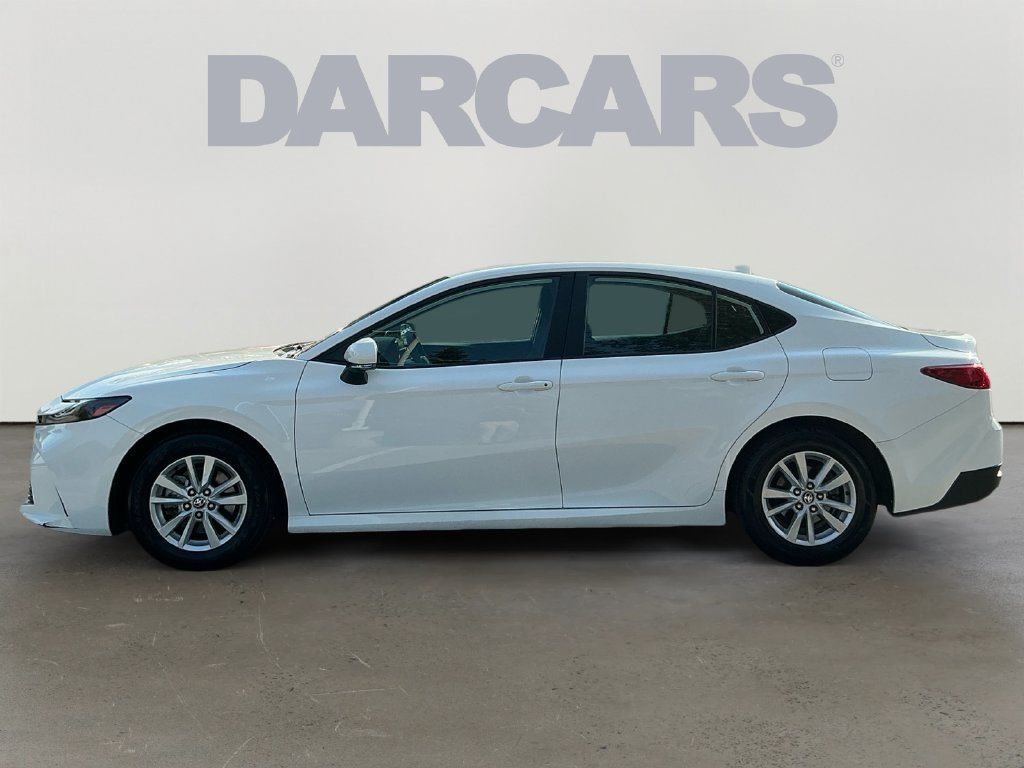 Used 2025 Toyota Camry LE FWD image 4