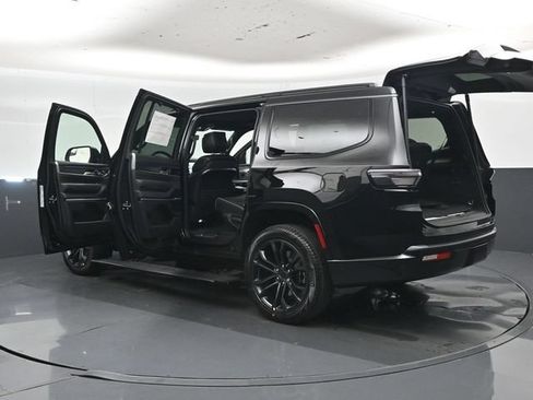 New 2026 Jeep Grand Wagoneer Summit AWD/4WD image 58
