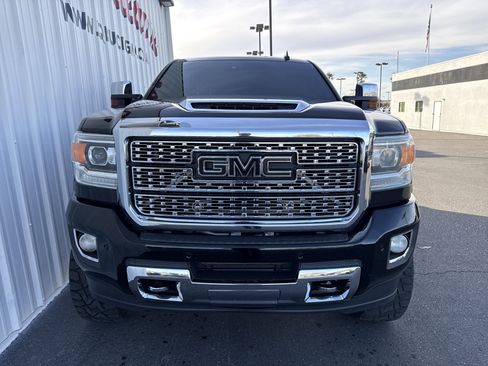 Used 2018 GMC Sierra 2500 Denali w/ Duramax Plus Package image 9