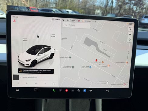 Used 2022 Tesla Model Y Long Range image 14