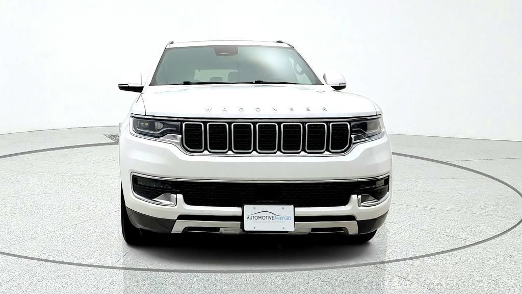 Used 2022 Jeep Wagoneer Series III AWD/4WD image 2