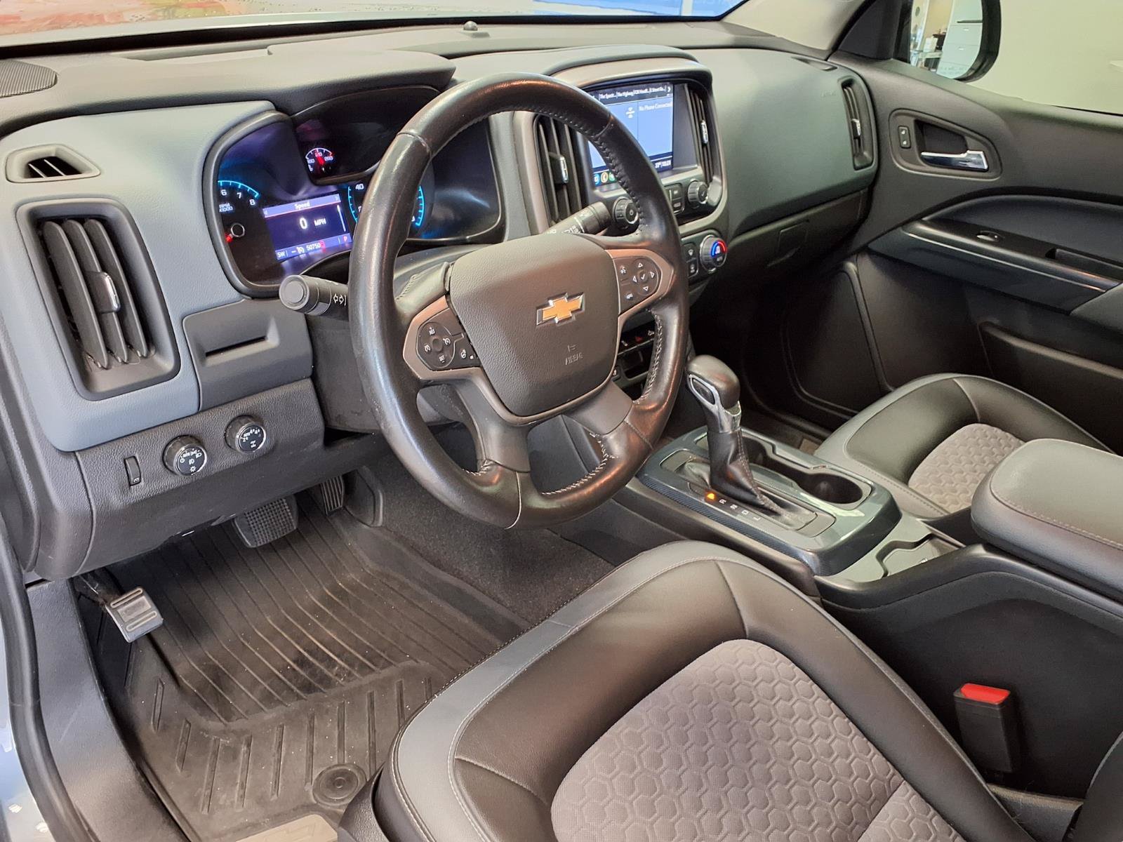 Used 2022 Chevrolet Colorado Z71 AWD/4WD image 18