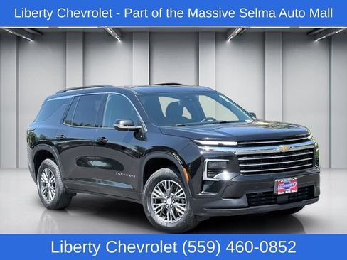 Used 2024 Chevrolet Traverse LT AWD/4WD image 1