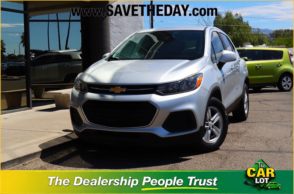 Used 2020 Chevrolet Trax LS w/ Tint and Cruise Package FWD image 1