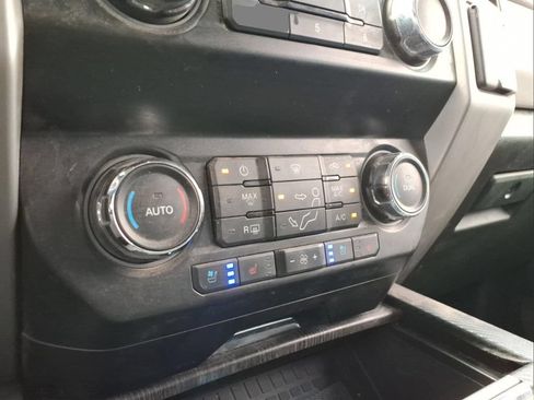 Used 2020 Ford F350 Lariat w/ Lariat Ultimate Package AWD/4WD image 19