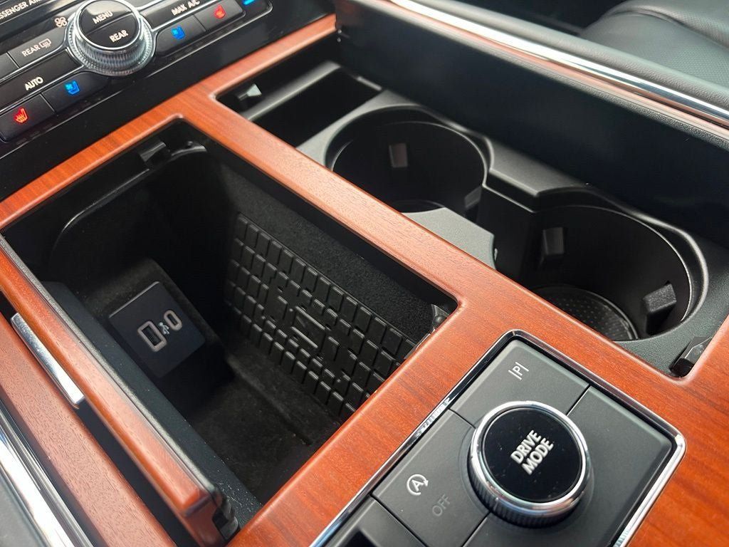 Certified 2024 Lincoln Navigator L Reserve AWD/4WD image 36