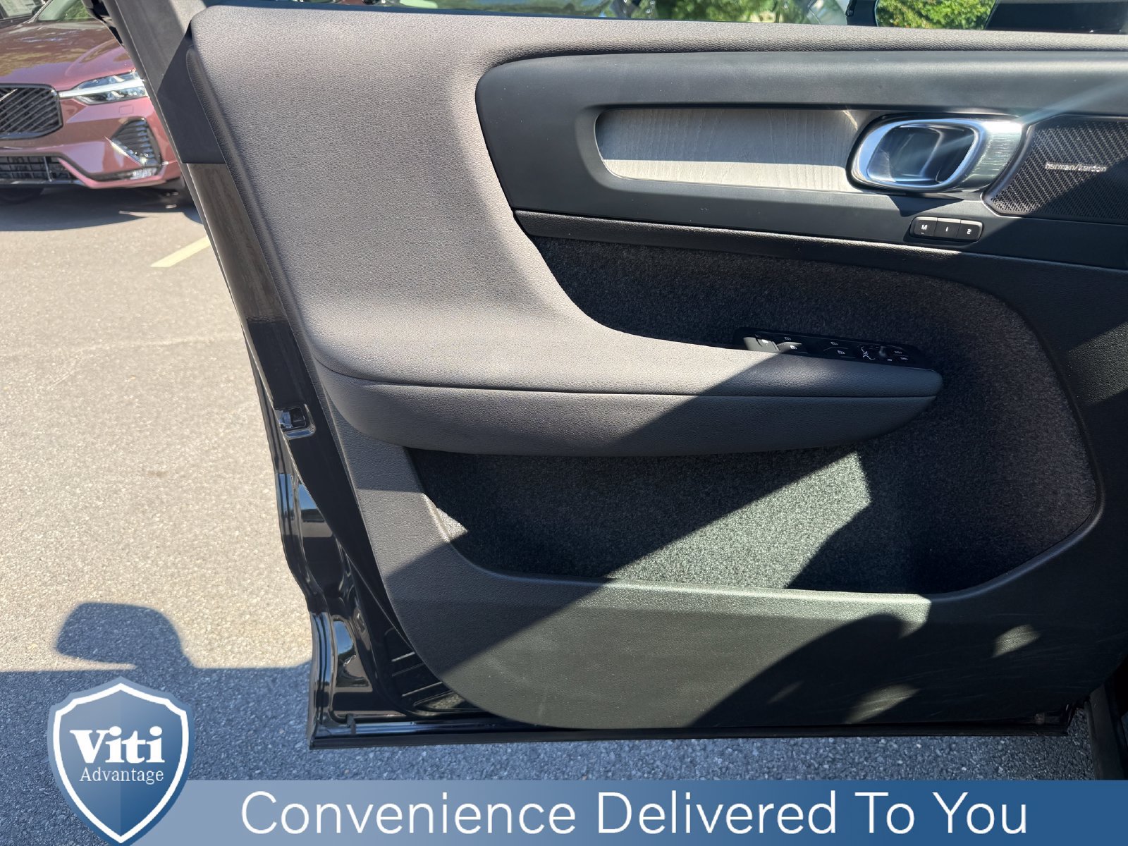 Certified 2024 Volvo XC40 B5 Plus w/ Protection Package Premier AWD/4WD image 16