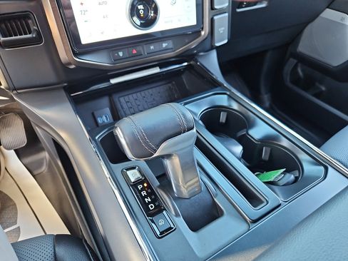 Used 2023 Ford F150 Lightning Lariat image 20