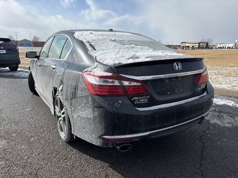 Used 2016 Honda Accord Touring image 9