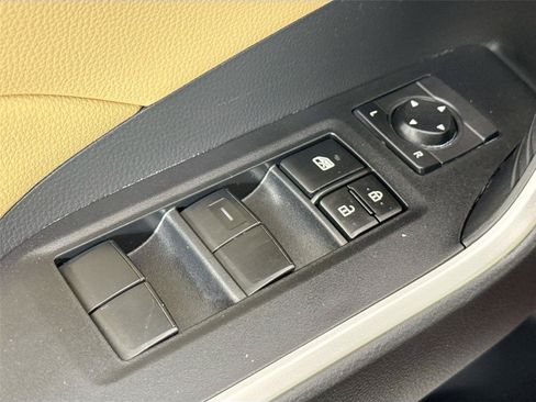 Used 2019 Toyota RAV4 LE FWD image 23