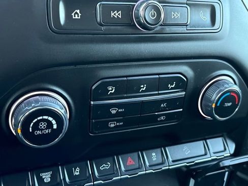 Used 2024 Chevrolet Silverado 3500 W/T image 17