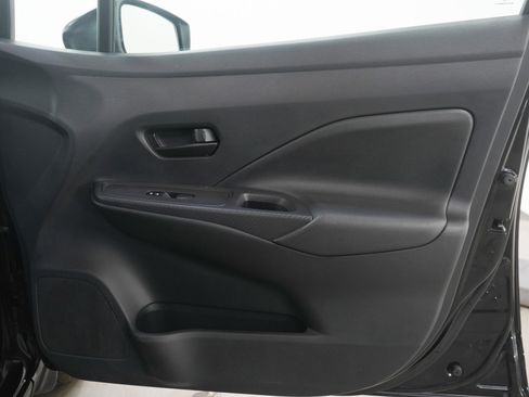 Used 2020 Nissan Versa S image 9