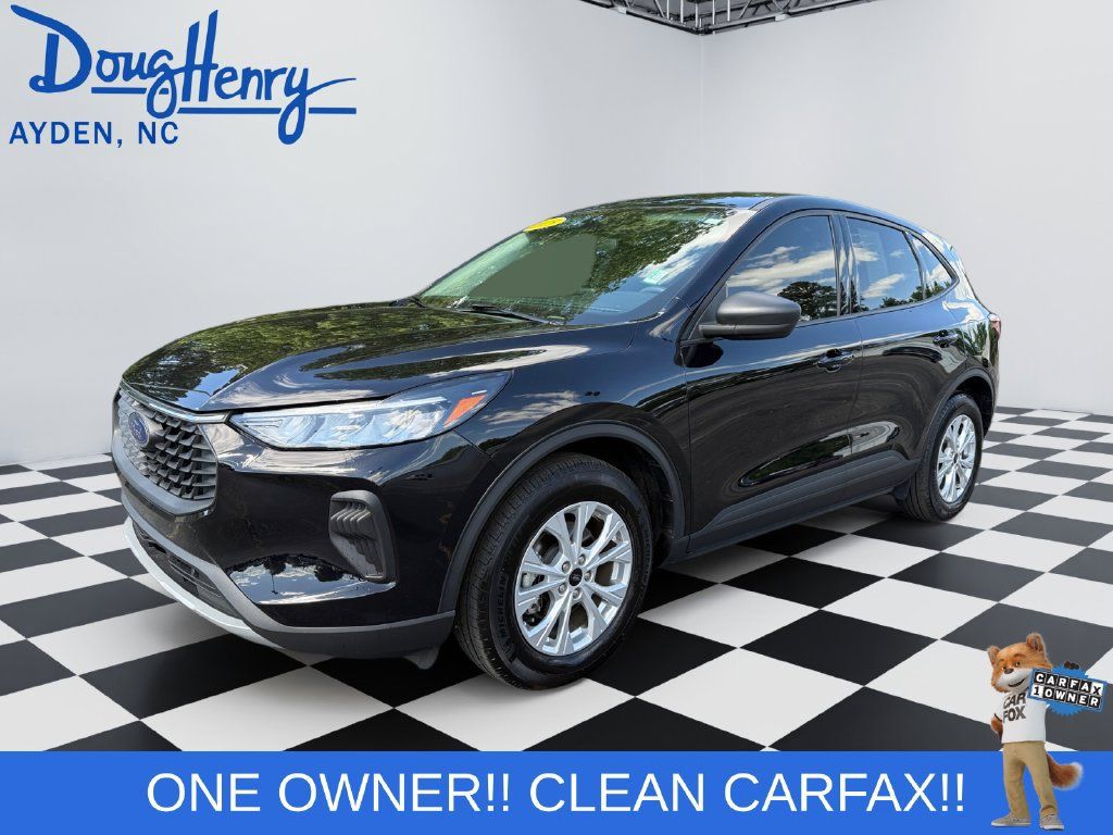 Used 2025 Ford Escape Active FWD image 1