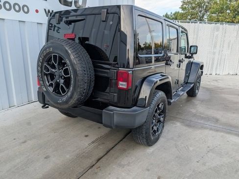 Used 2017 Jeep Wrangler Unlimited Sahara w/ Connectivity Group image 20