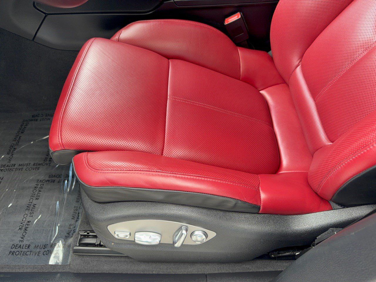 Used 2023 Porsche Macan Turbo AWD/4WD image 15
