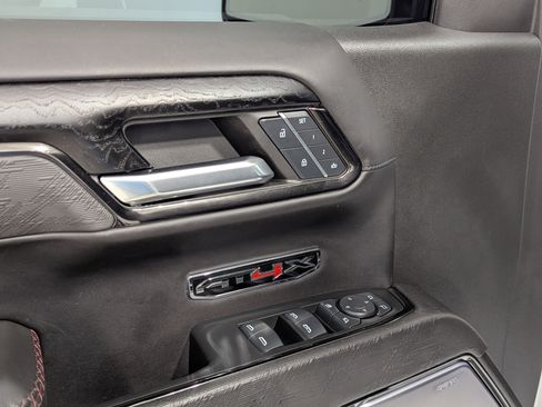 Used 2024 GMC Sierra 1500 AT4X image 11