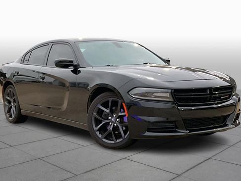 Used 2021 Dodge Charger SXT w/ Blacktop Package image 4