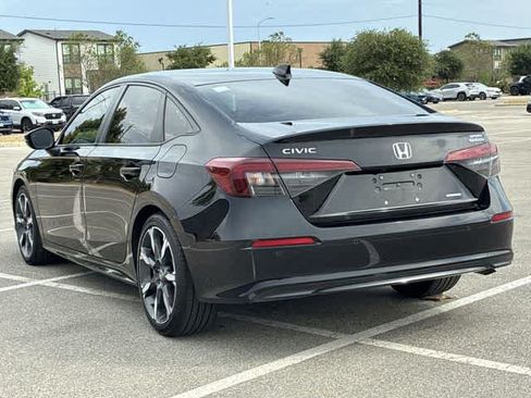 Used 2025 Honda Civic Sport Touring image 4