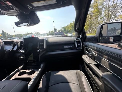 Used 2025 RAM 2500 Laramie AWD/4WD image 30