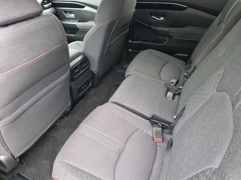 Used 2025 Honda Pilot Sport image 24