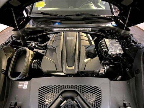 New 2026 Porsche Macan S image 21