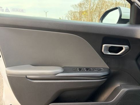 Used 2025 Kia K4 LXS image 18