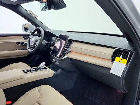 New 2025 Volvo XC90 T8 Core w/ Protection Package Premier image 17