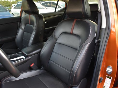 Used 2022 Nissan Sentra SR w/ SR Premium Package FWD image 23