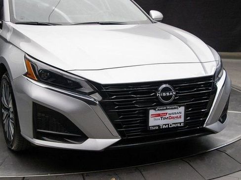 Used 2025 Nissan Altima 2.5 S image 3