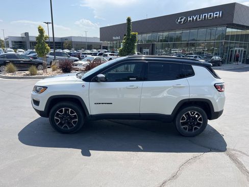 Used 2019 Jeep Compass Trailhawk AWD/4WD image 12