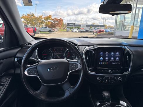 Used 2021 Chevrolet Traverse RS image 2