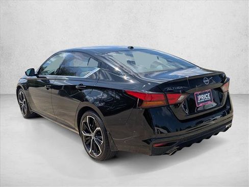 Used 2024 Nissan Altima 2.5 SR w/ SR Premium Package FWD image 8