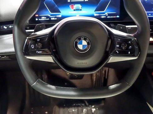 Used 2024 BMW 530i xDrive 530i xDrive w/ Premium Package image 20