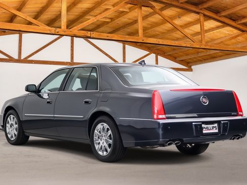 Used 2011 Cadillac DTS Premium FWD image 3