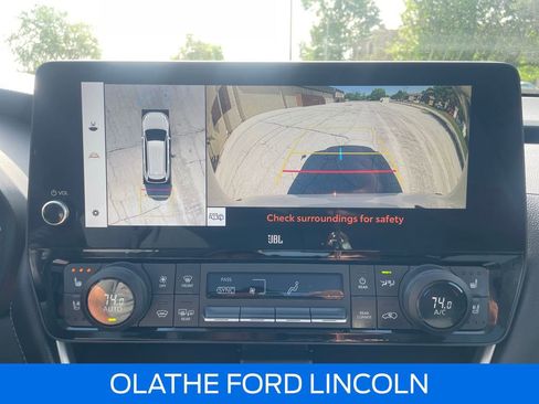 Used 2025 Toyota Grand Highlander AWD image 16
